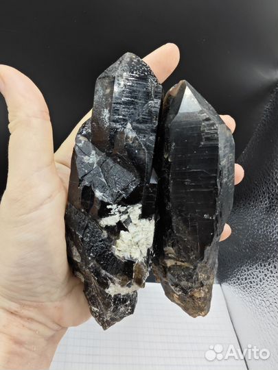 Морион природный кристалл чёрный кварц