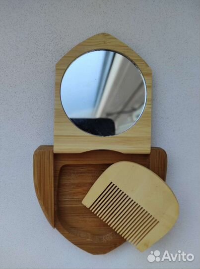 Зеркальце с расческой из натурального дерева