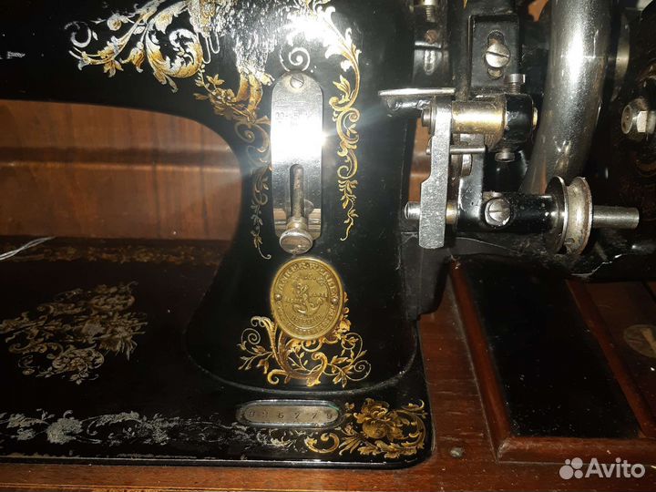 Антикварная швейная машинка Анкер