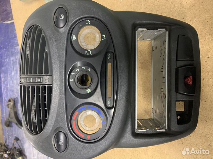 Накладка торпедо б/у Лада Калина LADA Kalina