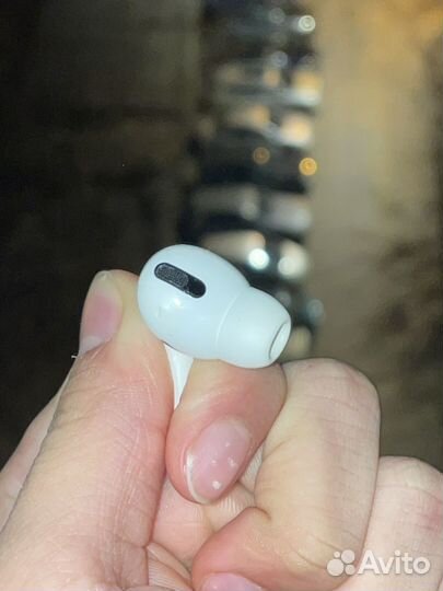 Airpods pro левый