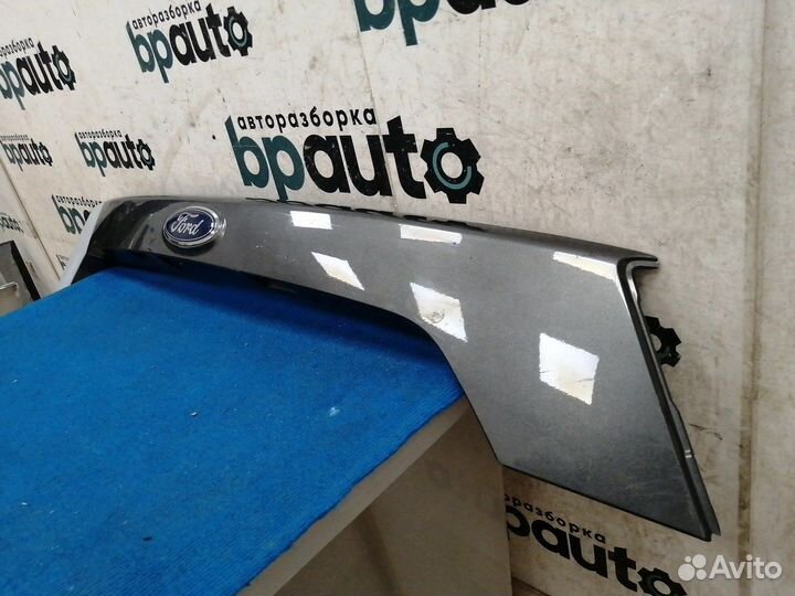 Накладка на крышку багажника верхняя