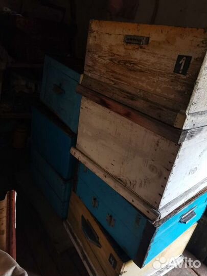 Рамки и ульи для пчел