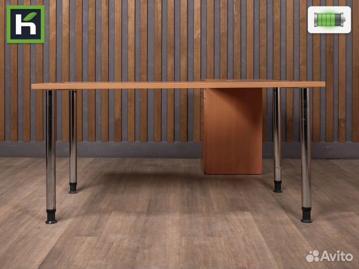 Стол офисный с тумбой