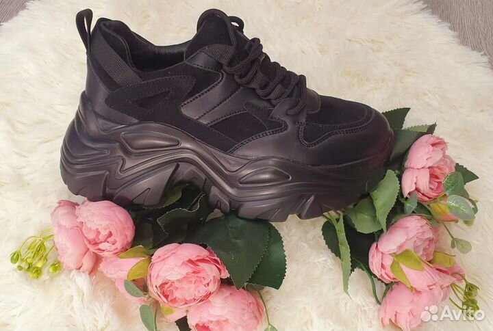 Кроссовки женские 39 размер