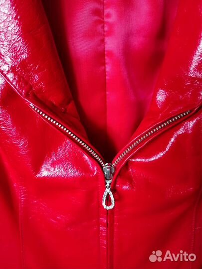 Кожаная куртка 44