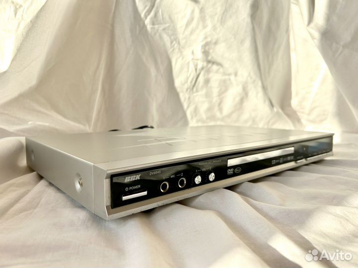 DVD плеер BBK DV984S + диски в подарок