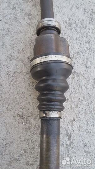 Привод (полуось) передний правый Пежо 308 МКПП