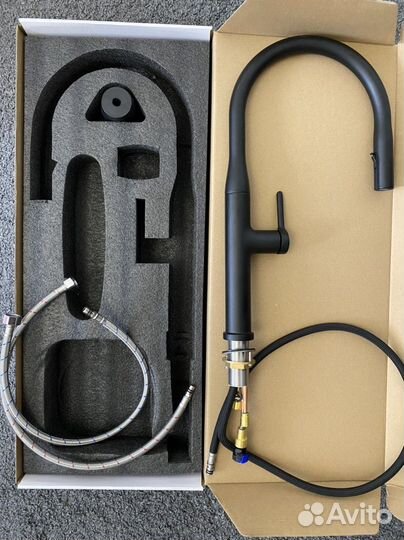 Смеситель кухонный с гибким изливом