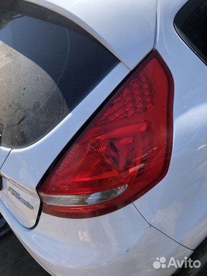 Задние фонари Ford Fiesta 6