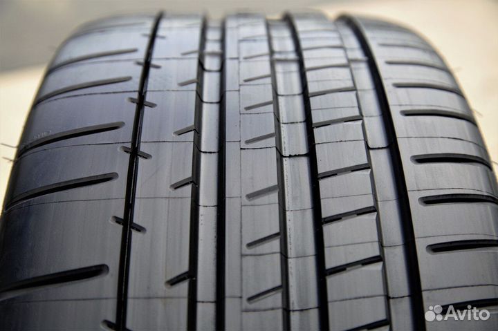 Michelin Pilot Super Sport 285/40 R19 103Y