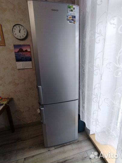 Продам холодильник на запчасти