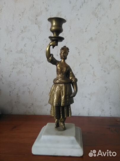 Статуэтка-подсвечник хх век. Европа