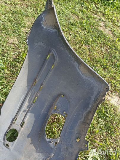 Бампер передний Toyota Yaris 2003-2005