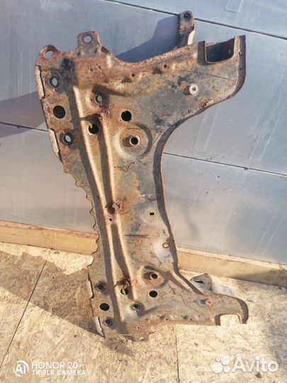 Подрамник передний Ford Focus 1 1998-2005