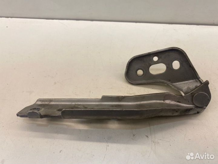 Петля капота передняя левая Audi A6 C6 2.0 2008