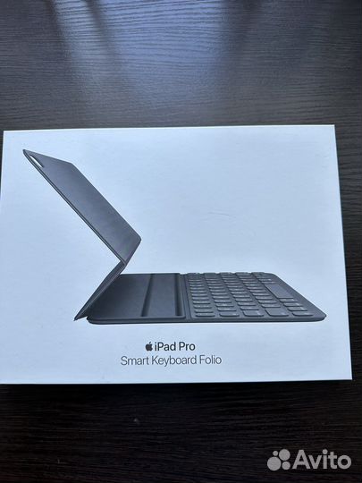 Apple smart keyboard folio 11