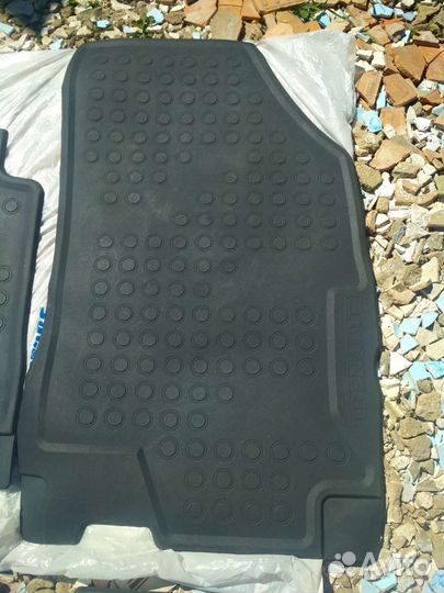 Автомобильные коврики резиновые