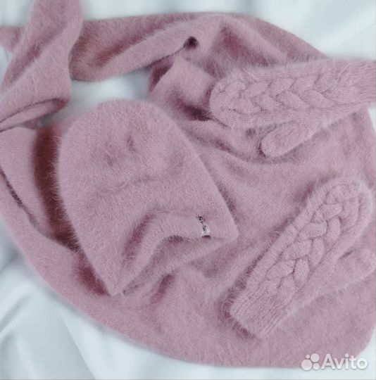 Вязаный пушистый комплект из Ангоры в наличии