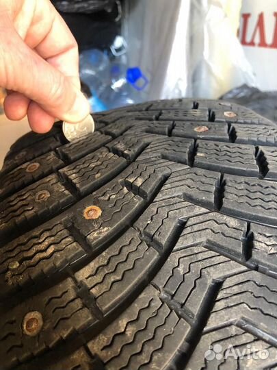 Michelin Latitude X-Ice 215/50 R17