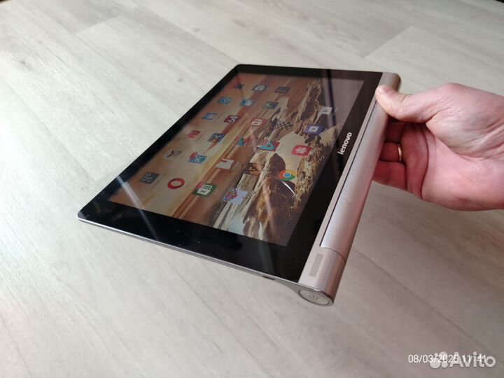 Планшет Lenovo B8000-H