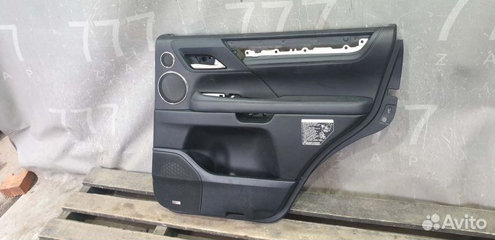 Обшивка правой задней двери Lexus LX 3 (LX 570) 15