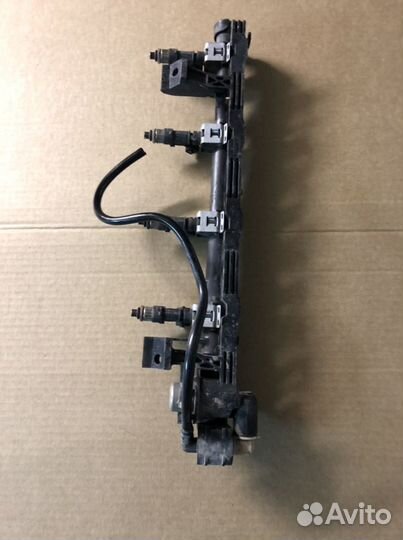 Рейка (рампа) топливная Ford Focus 3 1.6