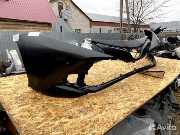 Тойота Камри 70 передний бампер новый оригинал