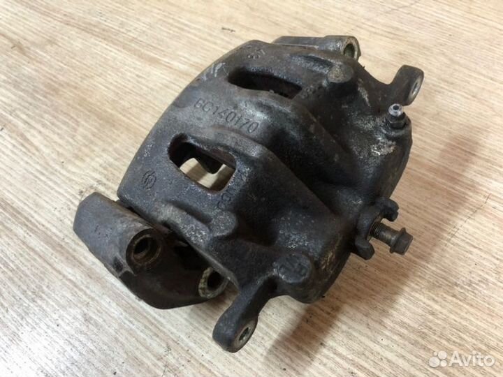 Суппорт тормозной передний правый Ssangyong Actyon