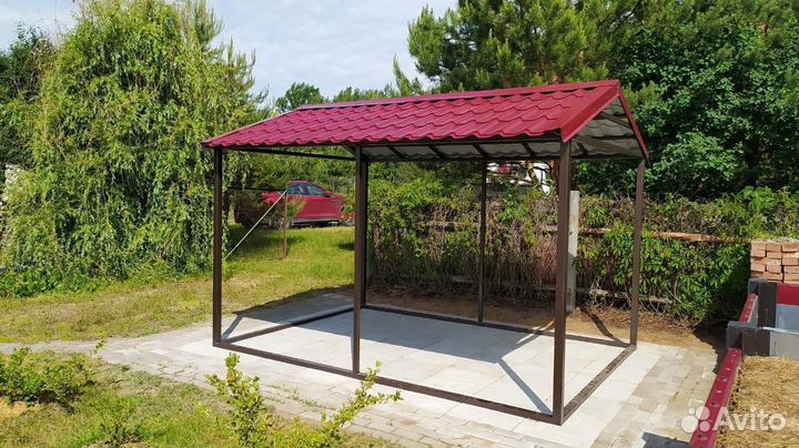 Беседка с крышей из металлочерепицы