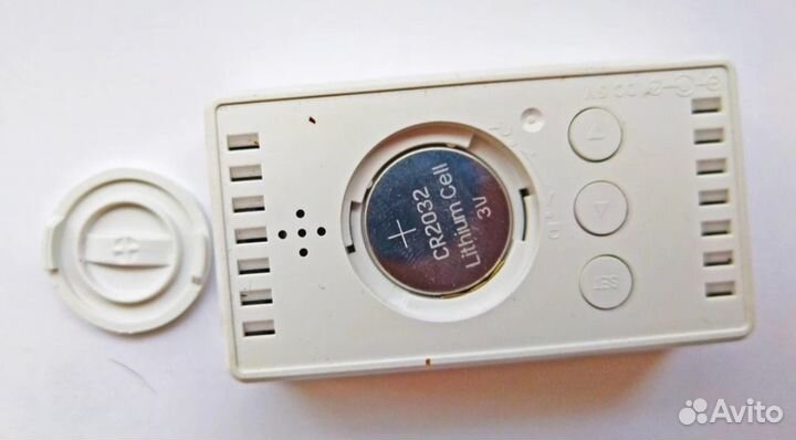 Часы настольные с будильником и термометром новые