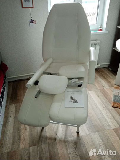 Педикюрно-Косметологическое кресло