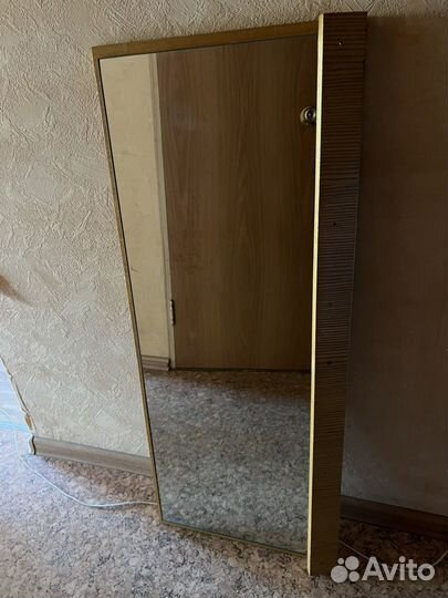 Зеркало с креплением