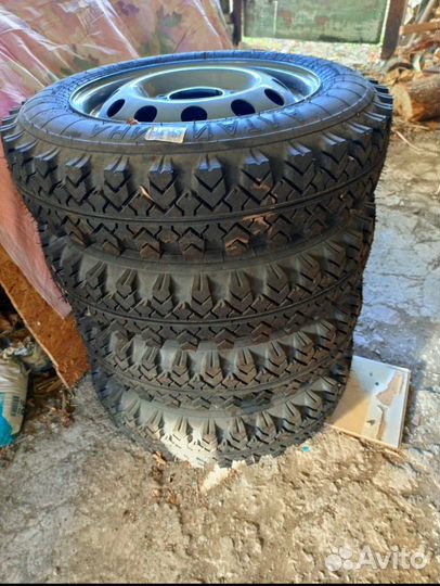 Диски с резиной на ниву