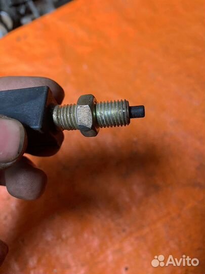 Концевик педали тормоза almera classic