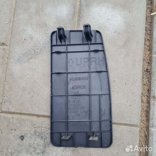 Заглушка багажника Nissan Pathfinder R52, левая
