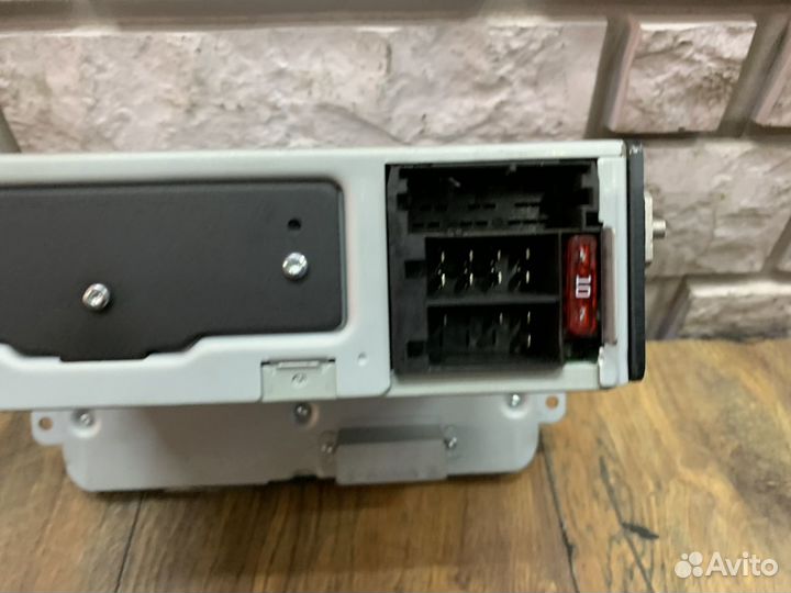 Volkswagen Polo Sedan Магнитола