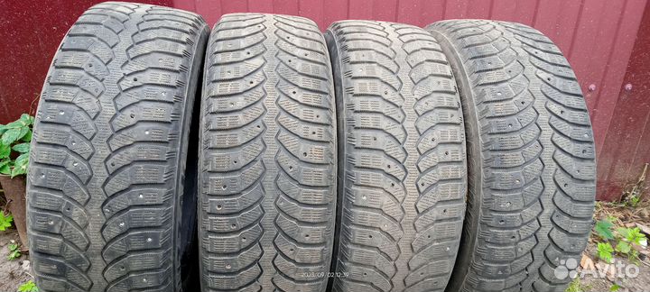 Bridgestone Blizzak Spike-01 185/60 R15