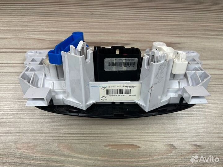 Блок управления печкой Renault Logan