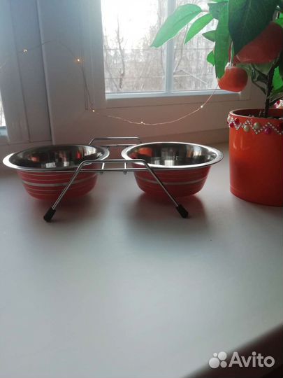 Миска для животных на подставке