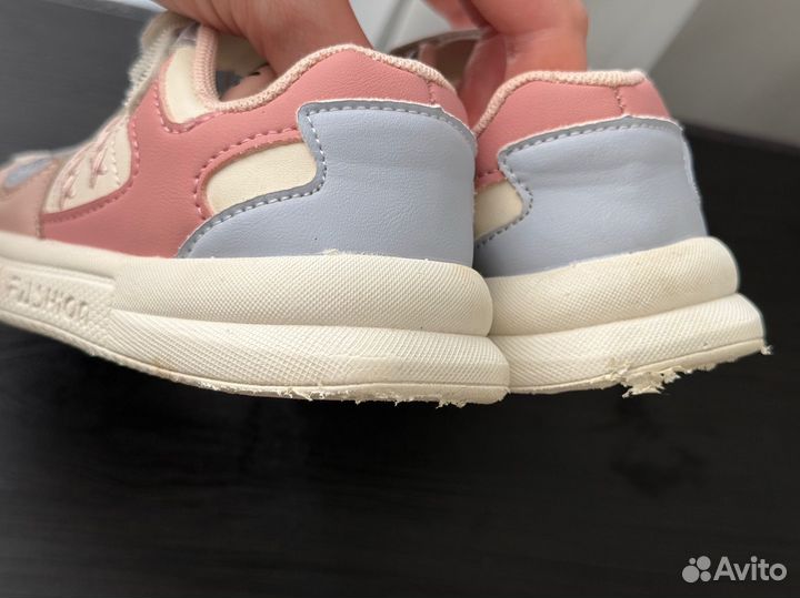 Кроссовки для девочек