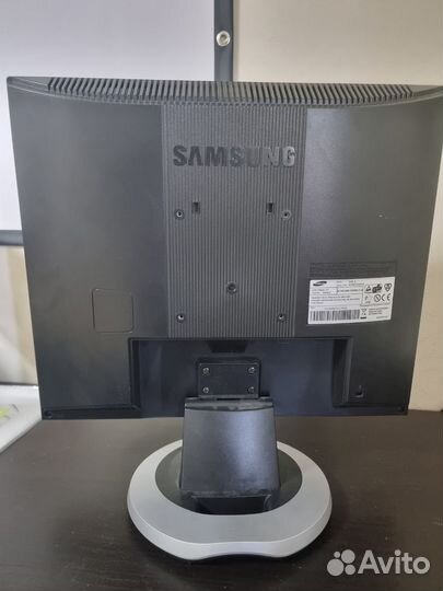 Монитор Samsung