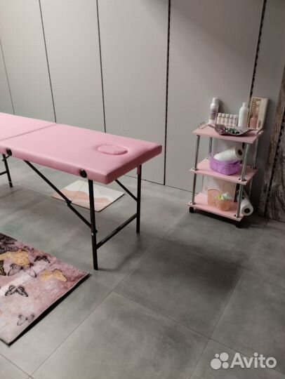 Массажистка