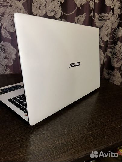 Ноутбук Asus