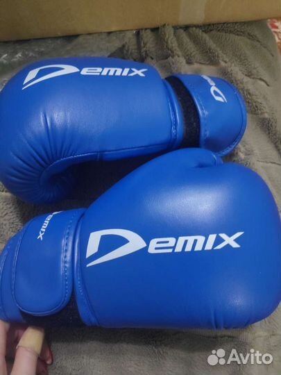 Боксерские перчатки demix