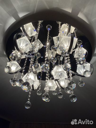 Продам люстру