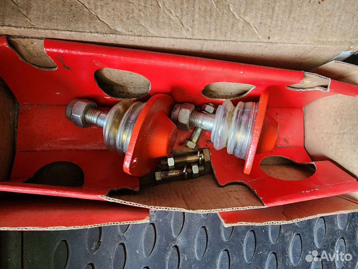 Шаровые опоры TRS ваз 21214