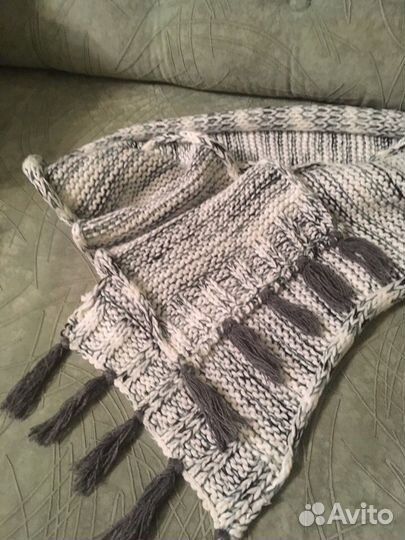 Шарф длинный с кистями