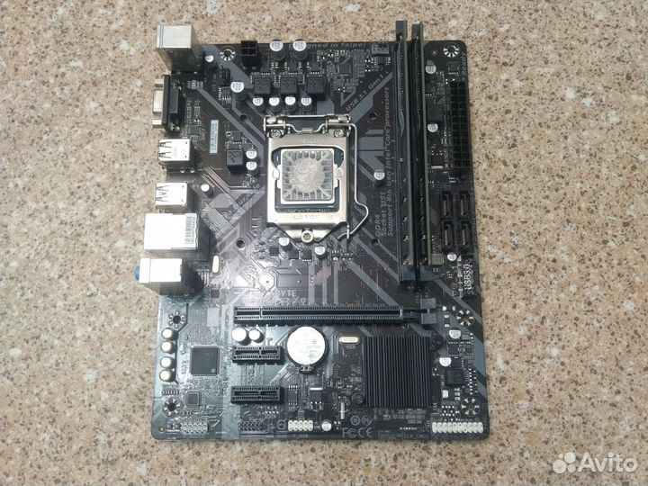 Материнская плата, с комплектующими