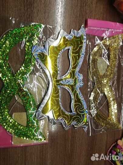 Маска праздничная